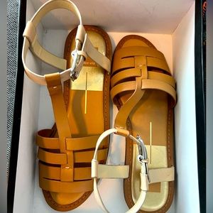Brand New in Box Dolce Vita Desmonde Caramel Leather Sandals - Size 10